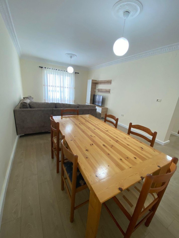 Tirane, jepet me qera apartament 2+1+Ballkon Kati 7, 100 m² 450 € (Laprake , Rruga Dritan Hoxha)