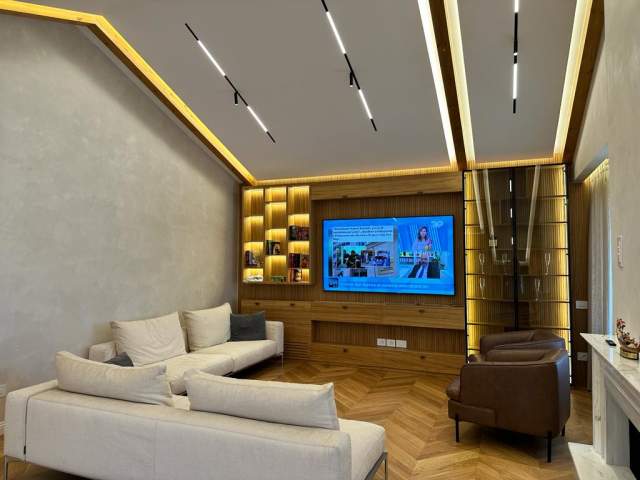 Tirane, shes Vile 5+1+BLK Kati 3, 220 m² 1 Euro (Secret Garden)
