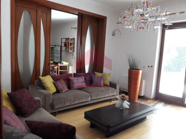 Tirane, shitet Vile Kati 4, 900 m² 900.000 Euro (Medrese)