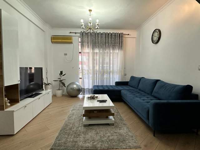 Tirane, shitet apartament 1+1 Kati 5, 85 m² 86.000 Euro (Astir)