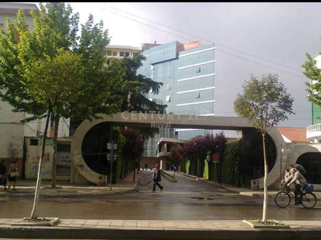 Tirane, jepet me qera apartament 2+1 Kati 7, 115 m² 600 Euro (Ish Hipoteka)