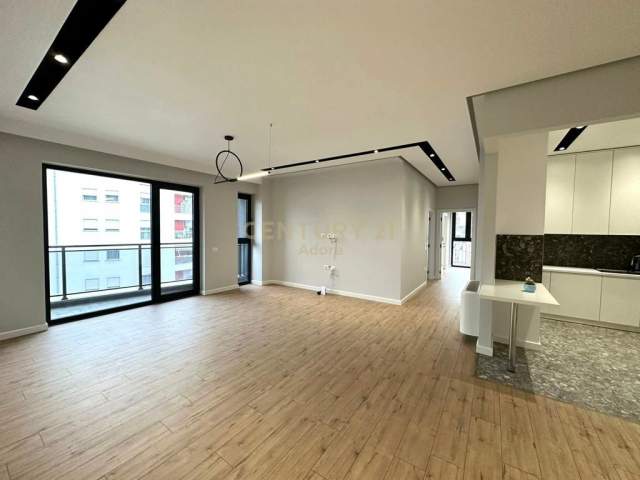 Tirane, jepet me qera zyre Kati 5, 197 m² 1.800 Euro (Rr.Marko Bocari Tirana, Albania)