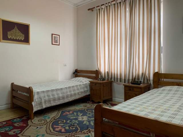Tirane, jepet me qera apartament 3+1 Kati 2, 108 m² 500 Euro (Myslym Shyri Tirana, Albania)