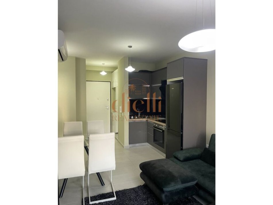 Tirane, jepet me qera apartament 1+1 Kati 5, 58 m² 600 €