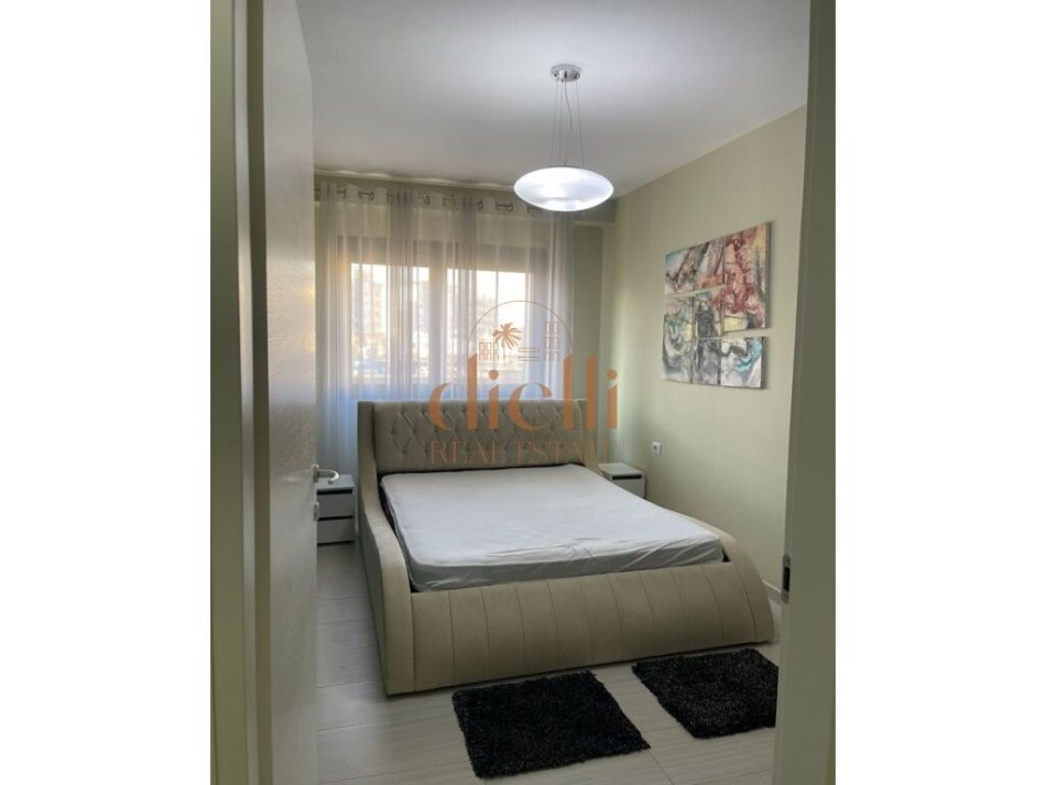 Tirane, jepet me qera apartament 1+1 Kati 5, 58 m² 600 €