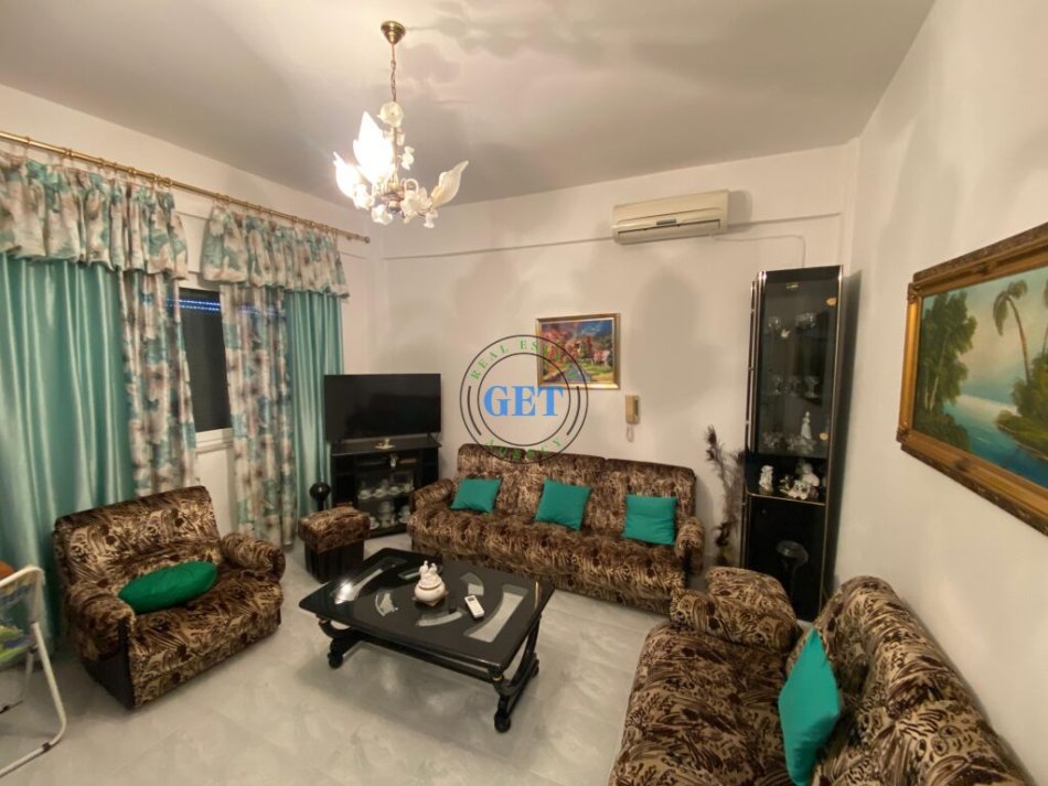 Durres, jepet me qera apartament 1+1 , 70 m² 300 € 