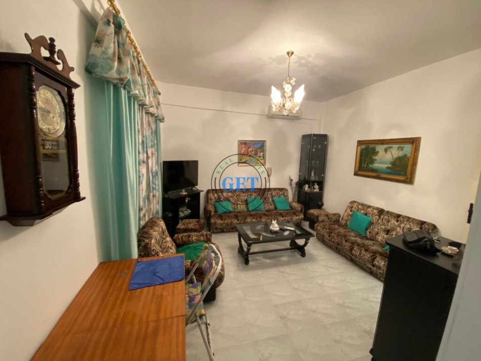 Durres, jepet me qera apartament 1+1 Kati 3, 70 m² 300 € (Vollga, Durrës)