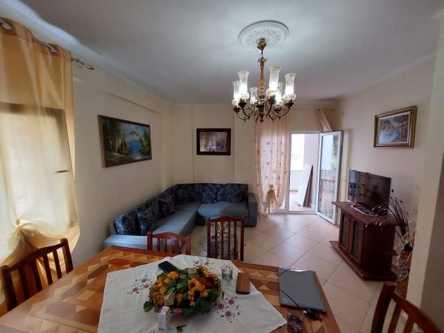 Tirane, jepet me qera apartament 1+1+BLK Kati 2, 70 m² 400 Euro (Liqeni i Thate)