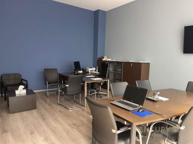 Tirane, shitet ambjent biznesi Kati 0, 222 m² 600.000 Euro (fakulteti Juridik)
