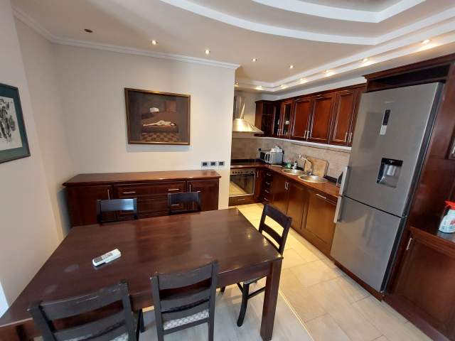 Tirane, jepet me qera apartament 3+1+BLK Kati 9, 100 m² 750 Euro (Blloku)
