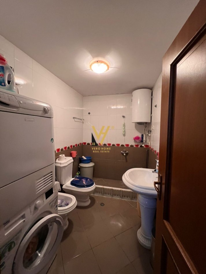 Tirane, shitet apartament 2+1+Ballkon Kati 3, 115 m² 195.000 € (LIQENI I THATE)