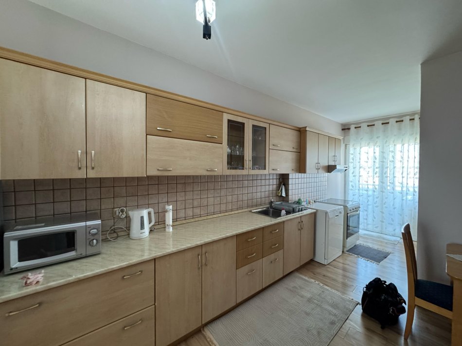 Tirane, jepet me qera apartament 1+1 Kati 10, 70 m² 600 € (rruga e elbasanit)
