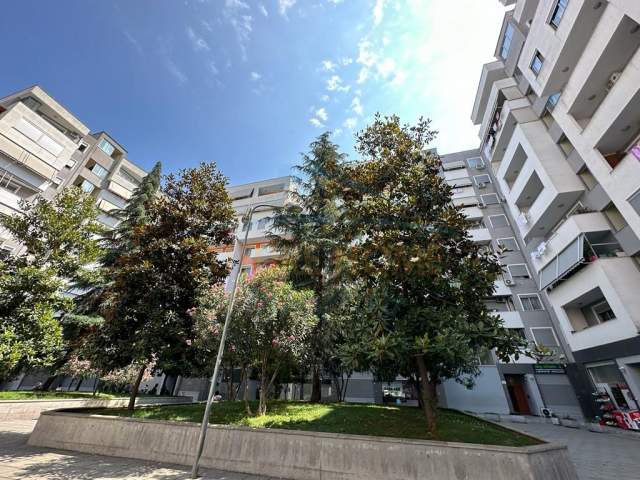 Tirane, shitet apartament 2+1 Kati 8, 90 m² 88.000 Euro (Besim Alla)