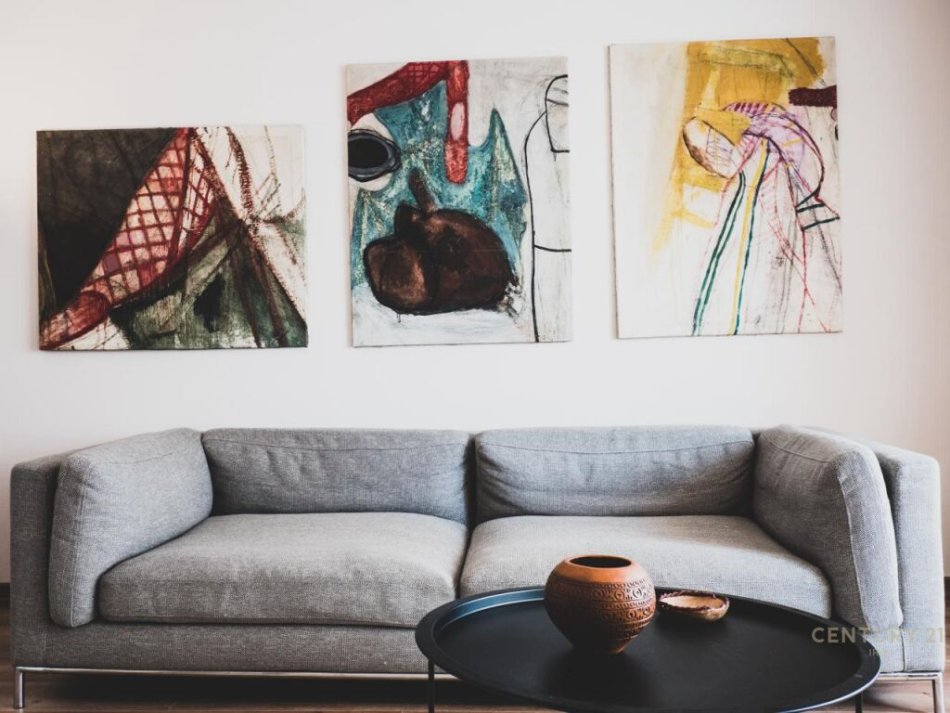 Tirane, shitet apartament 1+1+Ballkon  (Rruga Fortuzi, prane Qendres)