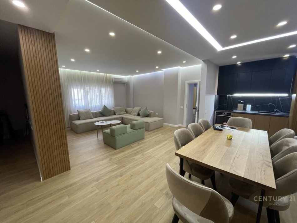 Tirane, shitet 2+1 Kati 4, 113 m² 350.000 € (ne qender te Tiranes, pas 15 kateshit)