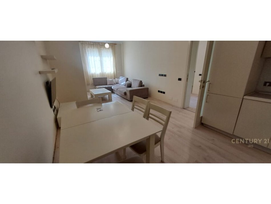 Tirane, shitet shtepi 2+1+Aneks Kati 1, 165.000 € (shtepi private 2+1+2, prane rruges se Kavajes, tek Raiffeisen Bank.)