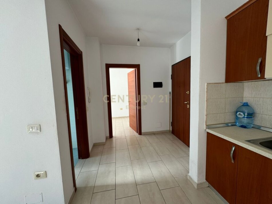 Tirane, shitet apartament 1+1+Ballkon Kati 8, 85.000 € (ne Misto Mame, rruga Besim Alla)