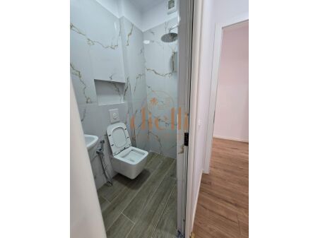 Tirane, shitet apartament 2+1 Kati 7, 96 m² 210.000 € (Rrugea E Kavajes)
