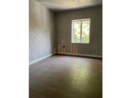 Tirane, jepet me qera apartament 2+1+Ballkon Kati 3, 90 m² 1000 € (Bllok)