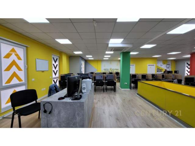 Tirane, jepet me qera zyre Kati 1, 560 m² 7.000 Euro (9 kateshet)