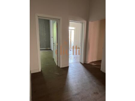 Tirane, jepet me qera apartament 2+1+Ballkon Kati 3, 90 m² 1000 € (Bllok)