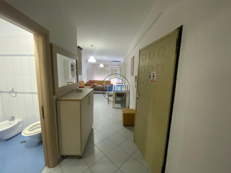 Durres, jepet me qera apartament 1+1 Kati 3, 70 m² 300 € (Plazh, Durrës)
