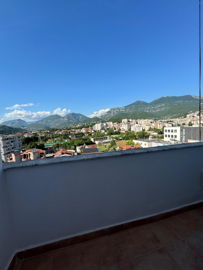 Tirane, shes apartament 2+1 Kati 7, 106 m² 168.000 € (Kinostudio)
