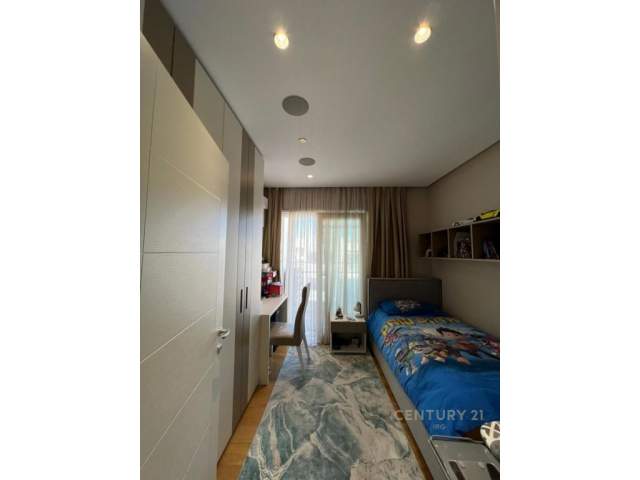 Tirane, shitet apartament 3+1+A+BLK Kati 8, 148 m² 445.000 Euro (rruga e kosovareve)