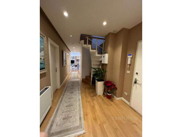 Tirane, shitet apartament 3+1+A+BLK Kati 8, 148 m² 445.000 Euro (rruga e kosovareve)