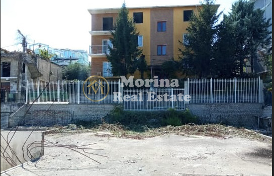 Tirane, shitet shtepi 3+1 Kati 1, 580 m² 250.000 € (Kodra e Priftit)