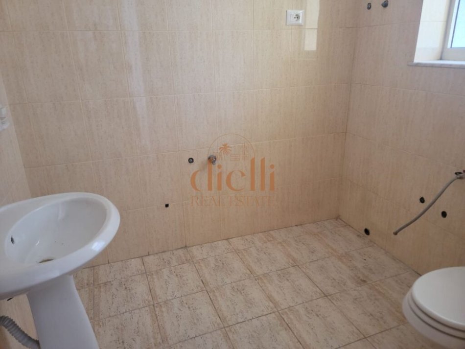 Tirane, shitet 3+1+Ballkon Kati 3, 157 m² 230.000 € (Komuna e Parisit)
