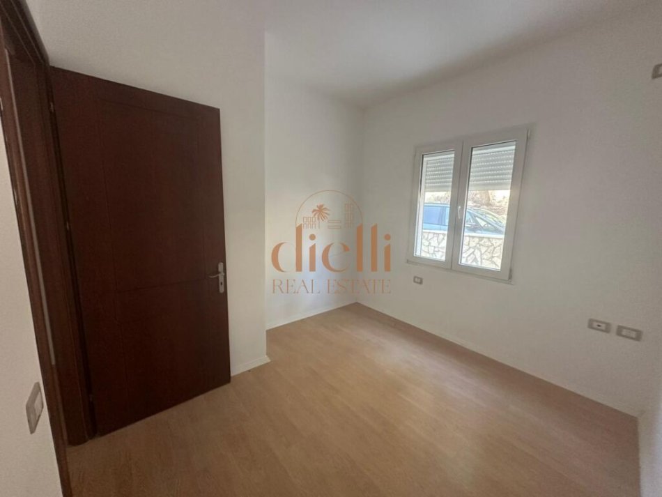 Sarande, shitet apartament 2+1+Ballkon Kati 0, 84 m² (Sarande)