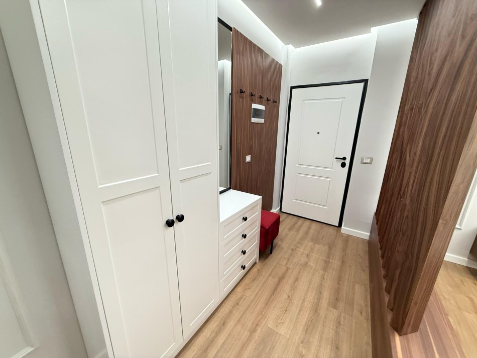 Tirane, jepet me qera apartament 2+1 Kati 4, 90 m² 800 € (selvia)