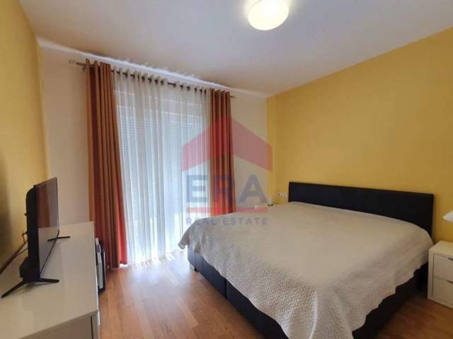 Tirane, jepet me qera apartament 303 m² 1.400 Euro (Sauk)