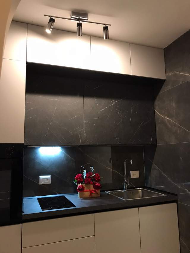 Tirane, jepet me qera apartament 2+1 60.000 Leke (Kongresi Lushnjes, Square 21)