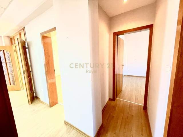 Tirane, jepet me qera apartament 4+1+BLK Kati 4, 109 m² 500  (Bulevardi Zhan d'Ark)