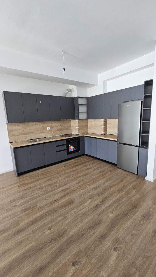 Tirane, jepet me qera apartament 1+1 Kati 7, 60 m² 300 € (Ali Demi)