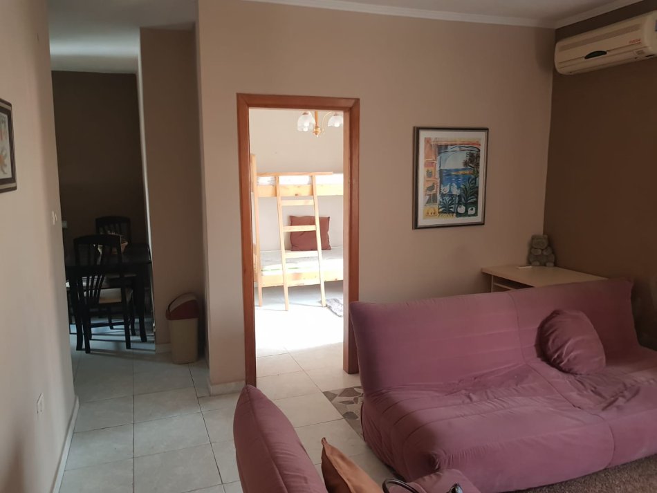 Tirane, jepet me qera apartament 2+1 Kati 4, 75 m² 449 € (Prane Prokurorise)