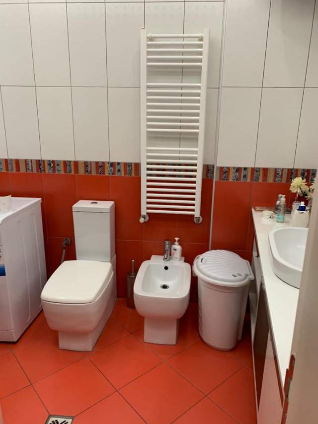 Shitet Apartament 2+1 tek Komuna Parisit “Kompleksi Kika 2”