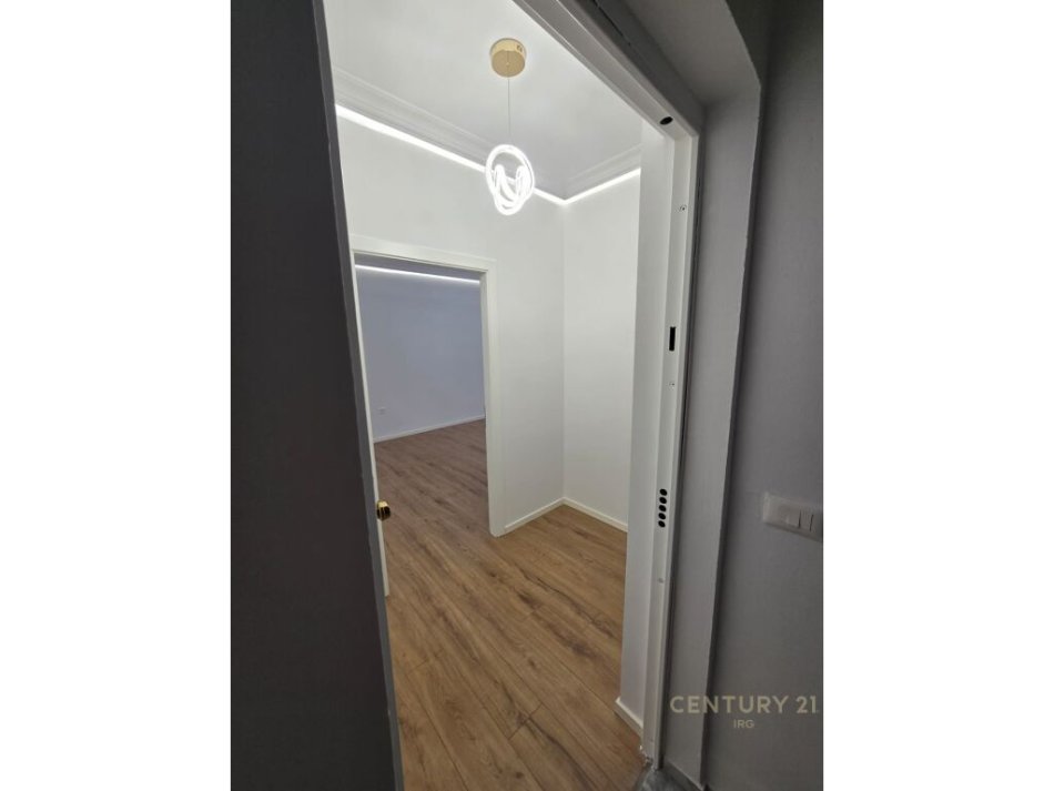 Tirane, shitet apartament 2+1 Kati 2, 87 m² 210.000 € (pallat i ri , prane parkut te liqenit, prane "Lion Park", rruga Faik Konica)