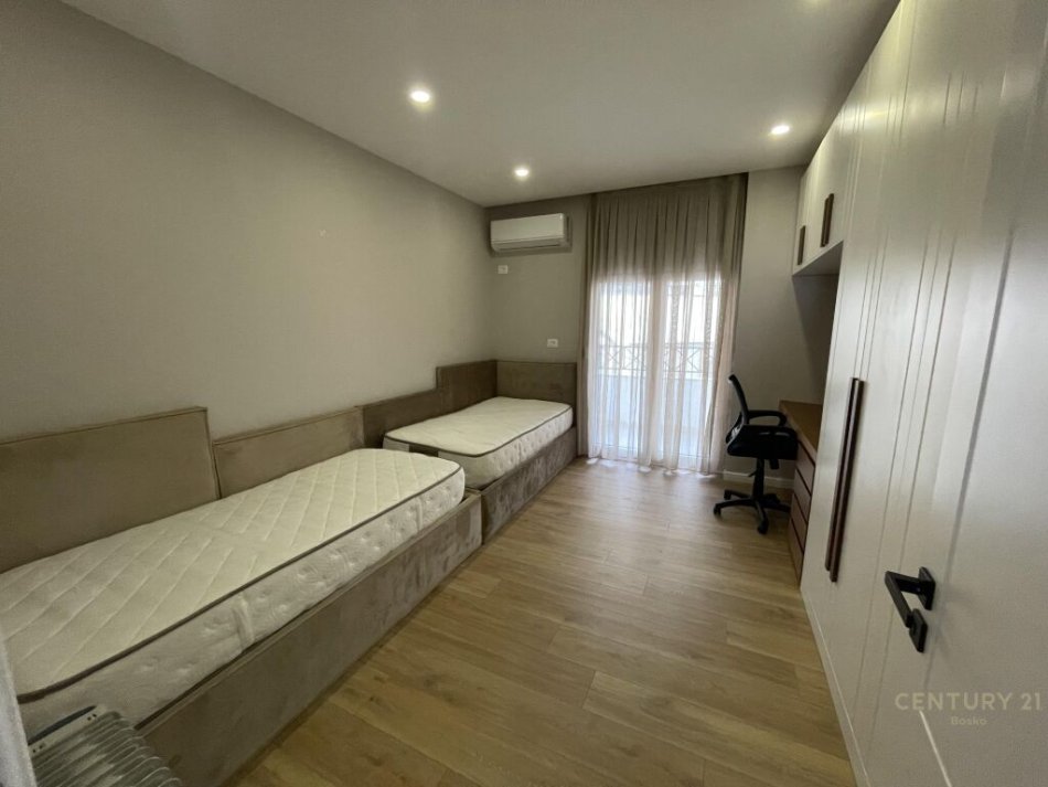 Tirane, shitet 2+1 Kati 4, 113 m² 350.000 € (ne qender te Tiranes, pas 15 kateshit)