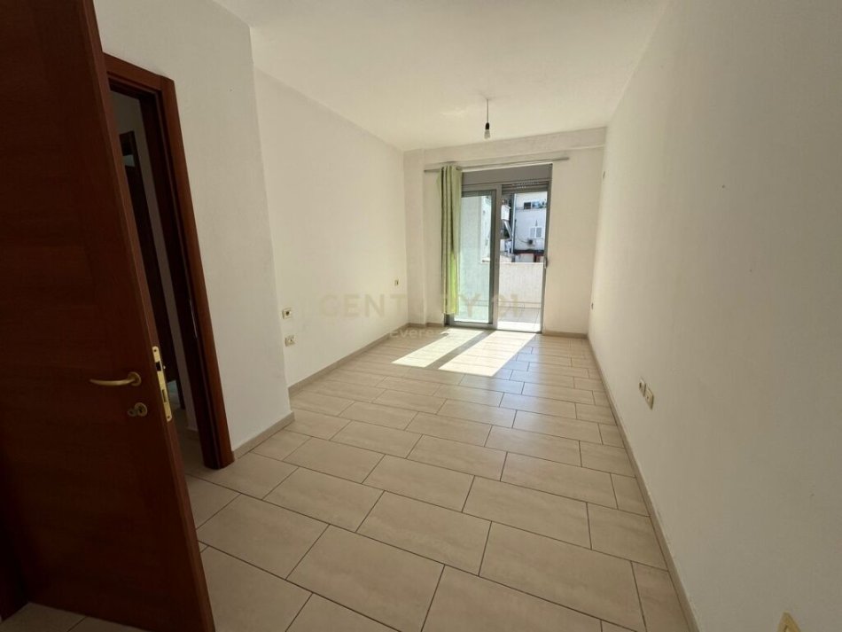 Tirane, shitet apartament 1+1+Ballkon Kati 8, 85.000 € (ne Misto Mame, rruga Besim Alla)