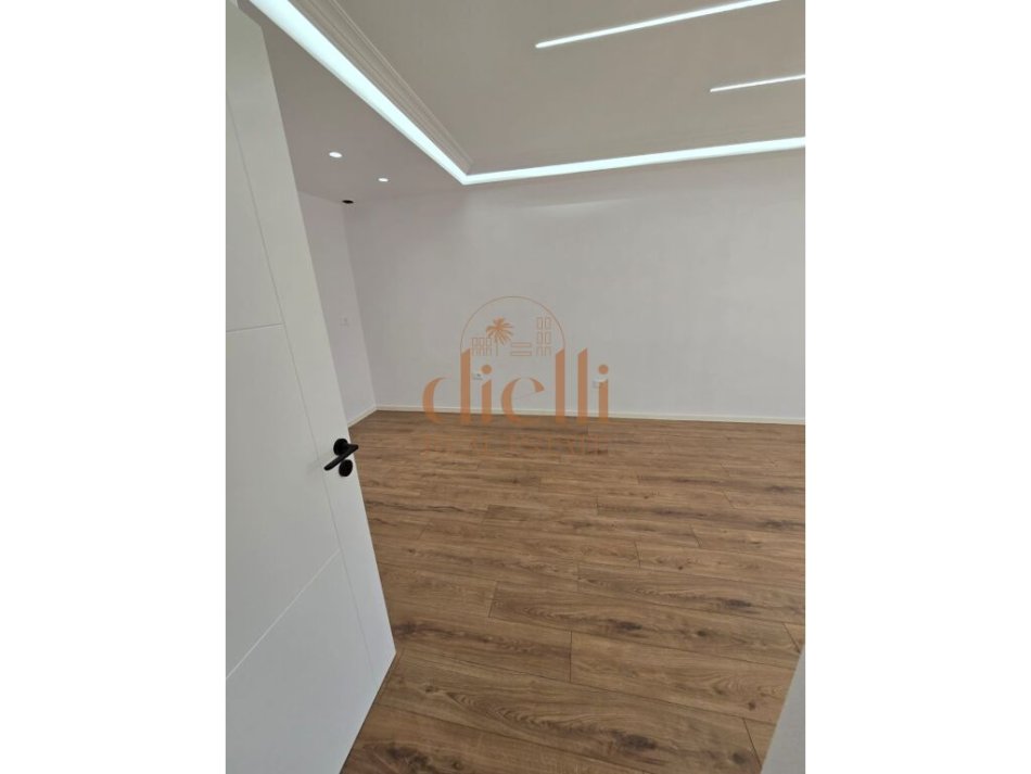 Tirane, shitet apartament 2+1+Ballkon Kati 3, 73 m² 173.000 € (Ambasada Amerikane)