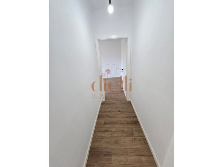 Tirane, shitet apartament 2+1+Ballkon Kati 3, 73 m² 173.000 € (Ambasada Amerikane)