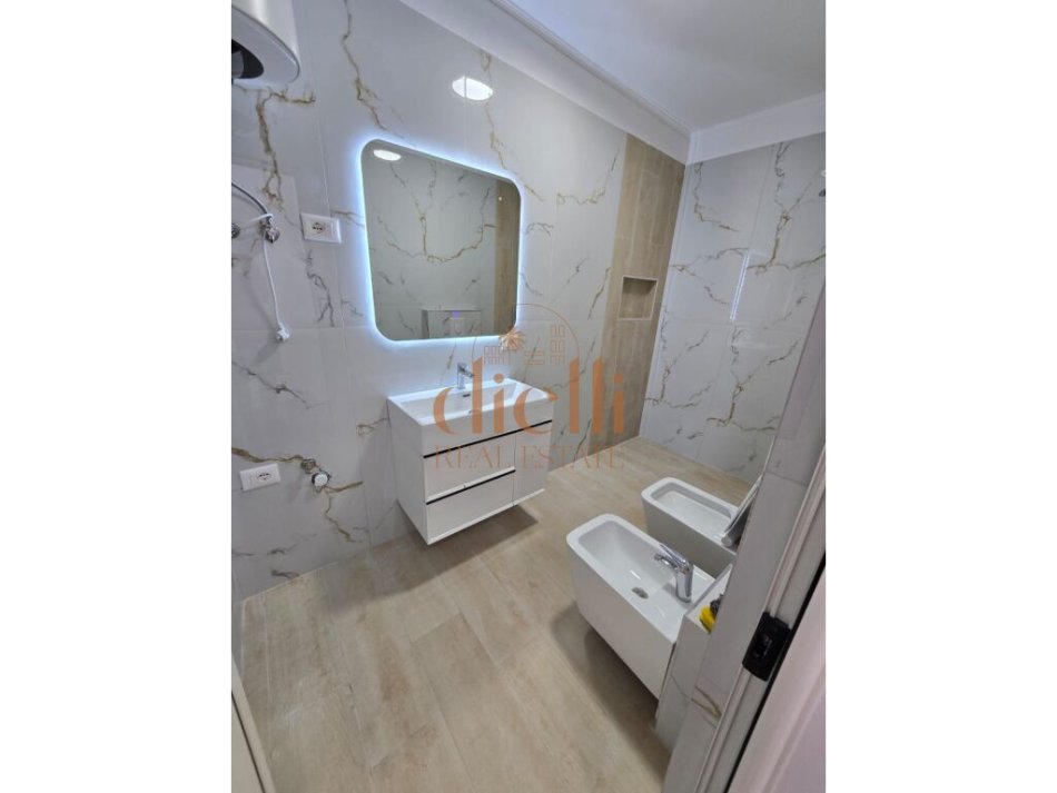 Tirane, shitet apartament 2+1+Ballkon Kati 3, 73 m² 173.000 € (Ambasada Amerikane)