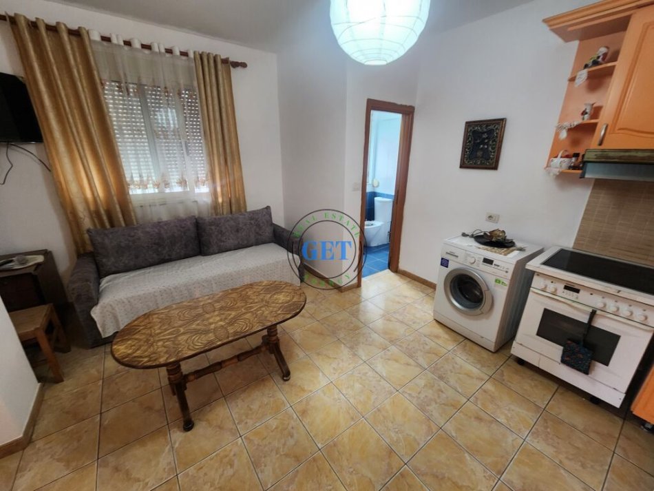 Durres, jepet me qera apartament 1+1 Kati 4, 60 m² 250 € (Shkembi i Kavajes, Durrës)