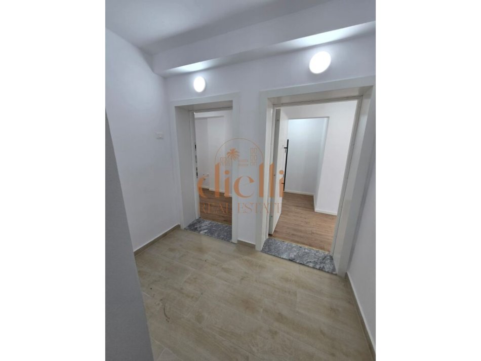 Tirane, shitet apartament 2+1+Ballkon Kati 3, 71 m² 160.000 € (Ambasada Amerikane)