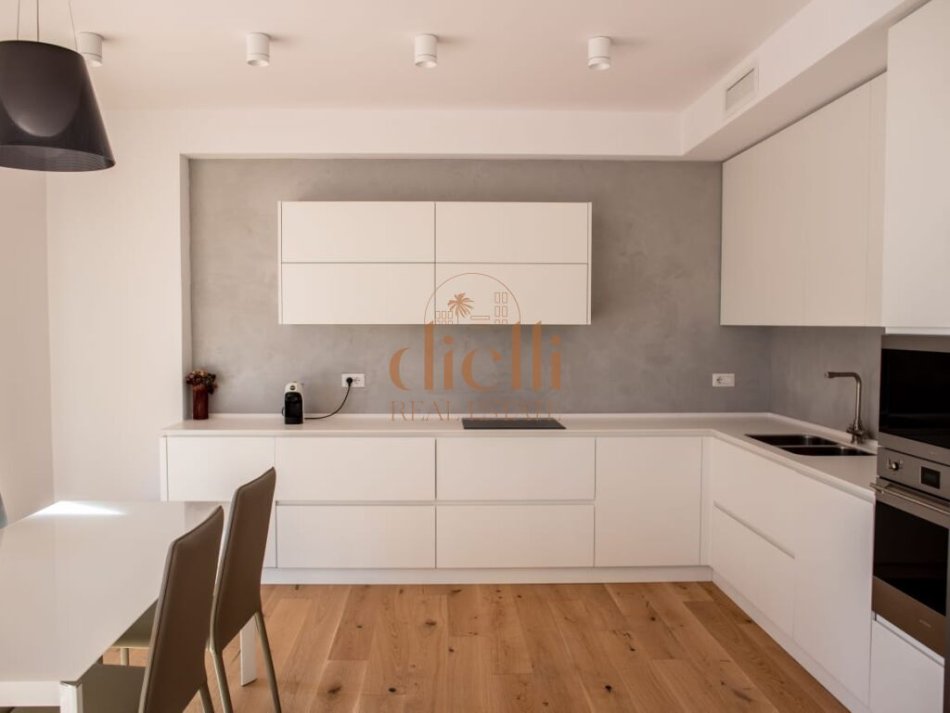 Tirane, jepet me qera Vile 3+1+Aneks+Ballkon Kati 3, 403 m² 5.000 €