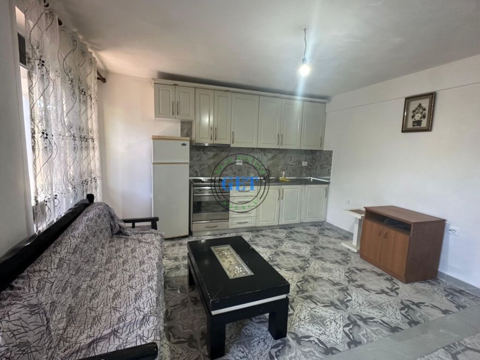 Durres, jepet me qera apartament 2+1 Kati 1, 300 € (Shkozet, Durrës)