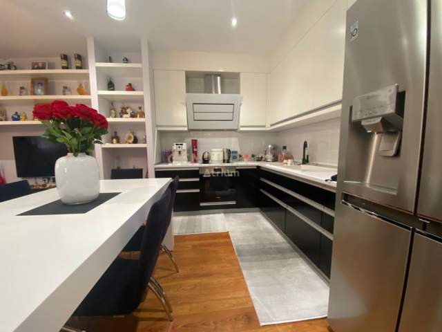 Tirane, shitet apartament Kati 4, 105 m² 190.000 Euro (Rruga e Kosovareve)